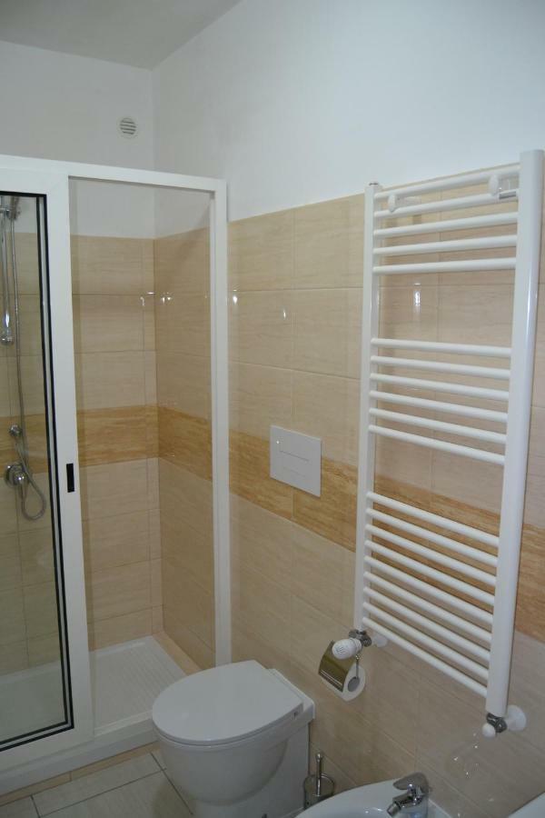 Guesthouse Holiday Formia Beach Ngoại thất bức ảnh