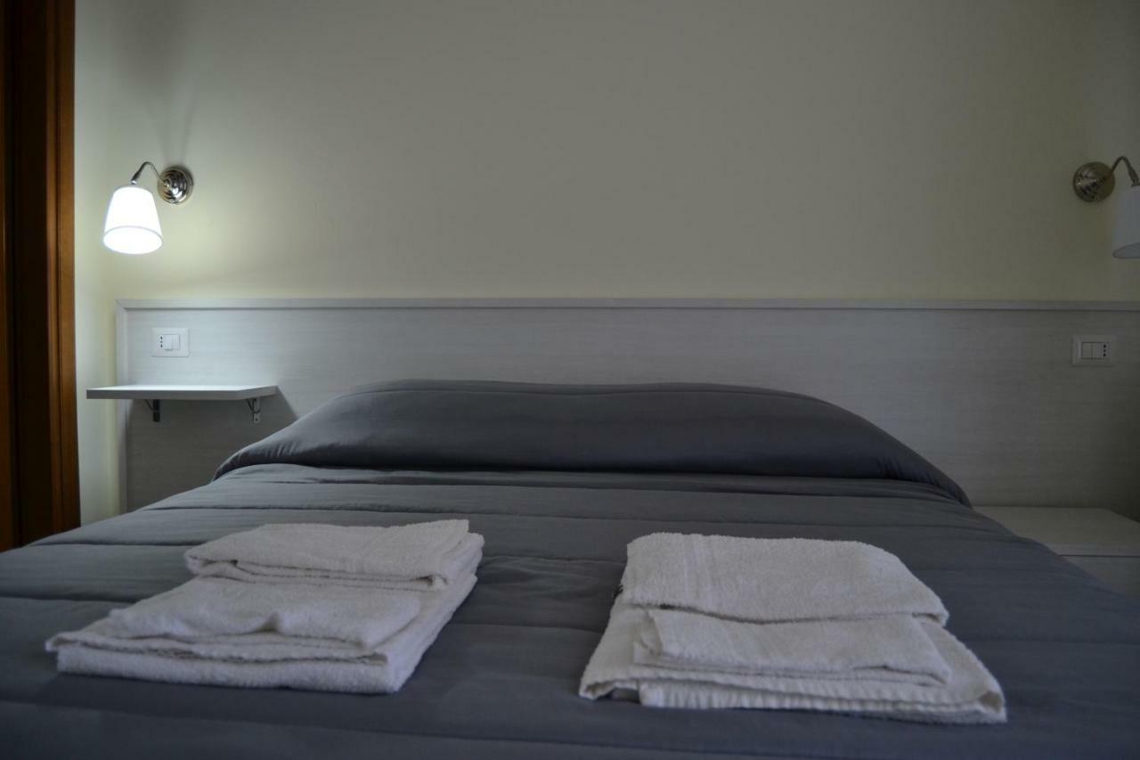 Guesthouse Holiday Formia Beach Ngoại thất bức ảnh