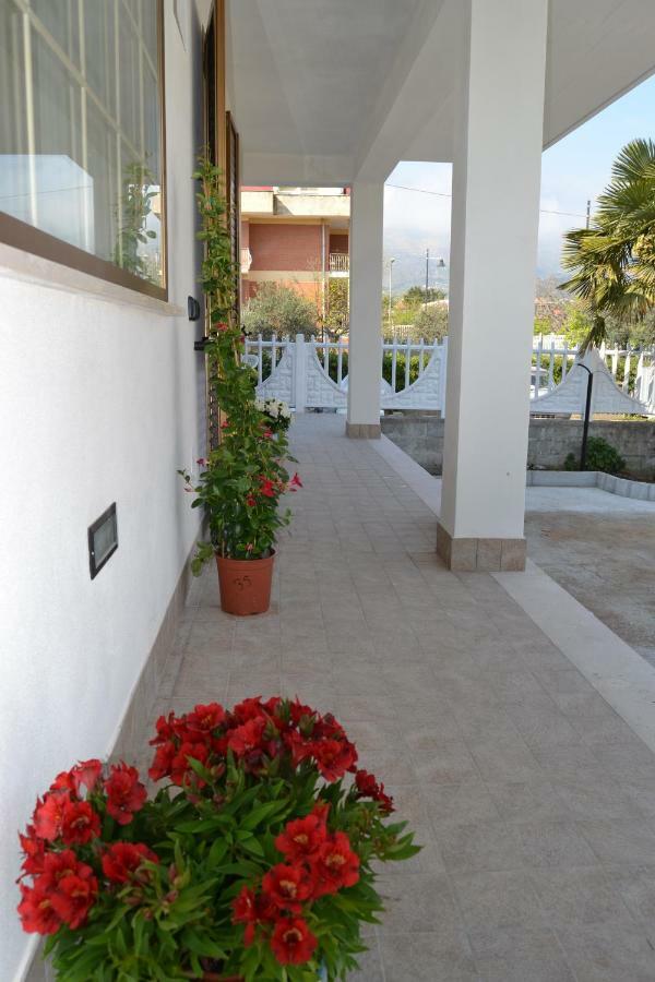 Guesthouse Holiday Formia Beach Ngoại thất bức ảnh
