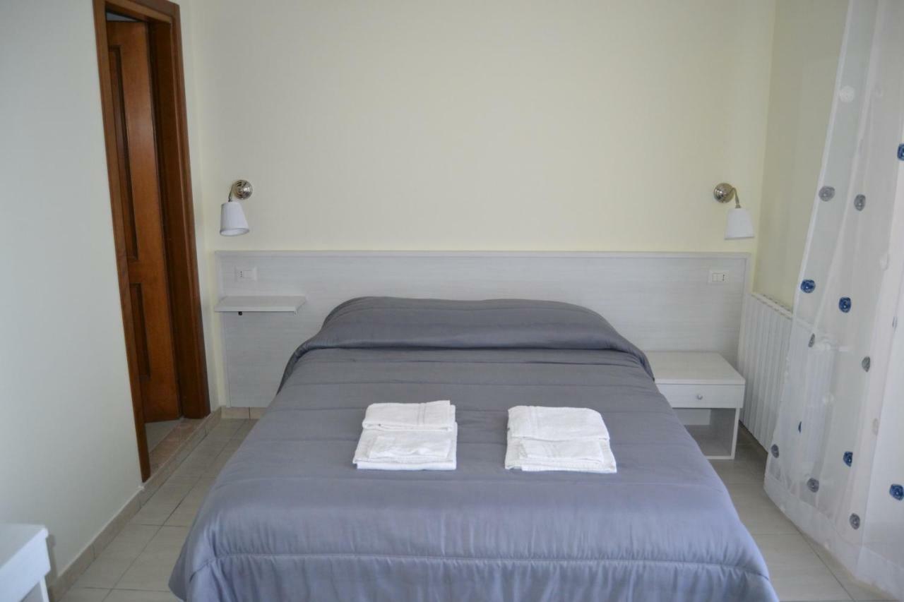 Guesthouse Holiday Formia Beach Ngoại thất bức ảnh