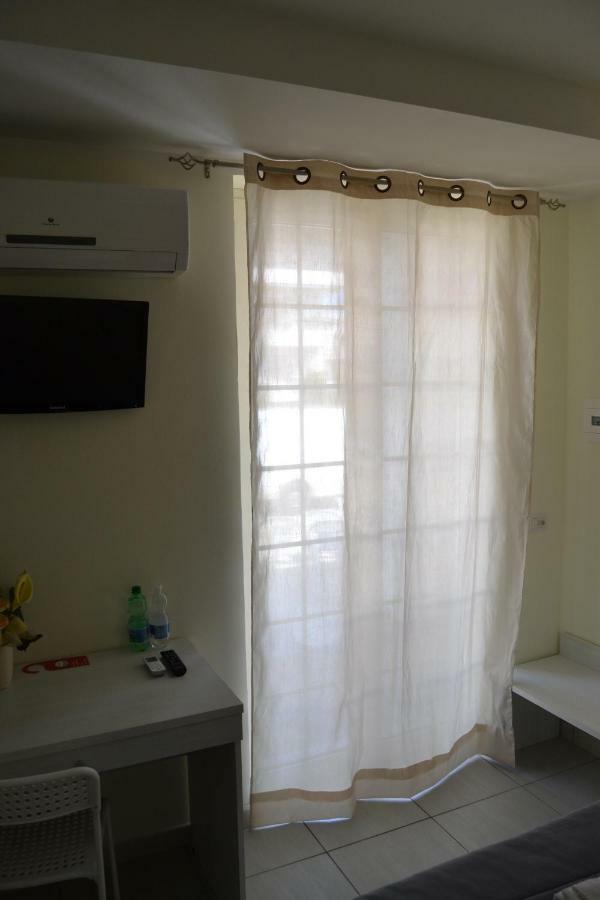 Guesthouse Holiday Formia Beach Ngoại thất bức ảnh