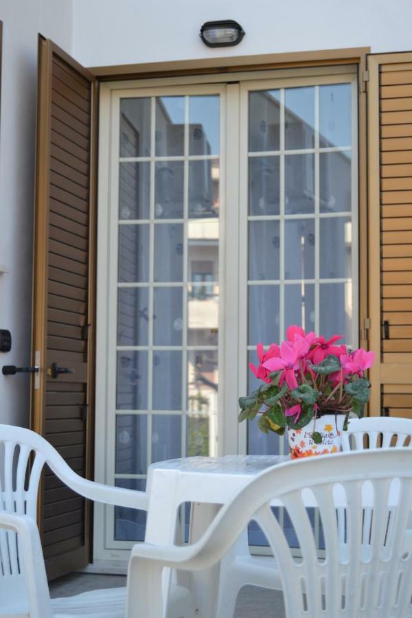 Guesthouse Holiday Formia Beach Ngoại thất bức ảnh