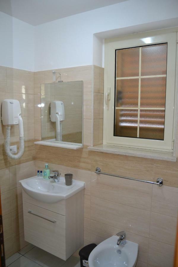 Guesthouse Holiday Formia Beach Ngoại thất bức ảnh