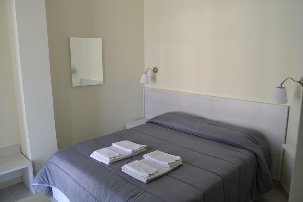 Guesthouse Holiday Formia Beach Ngoại thất bức ảnh