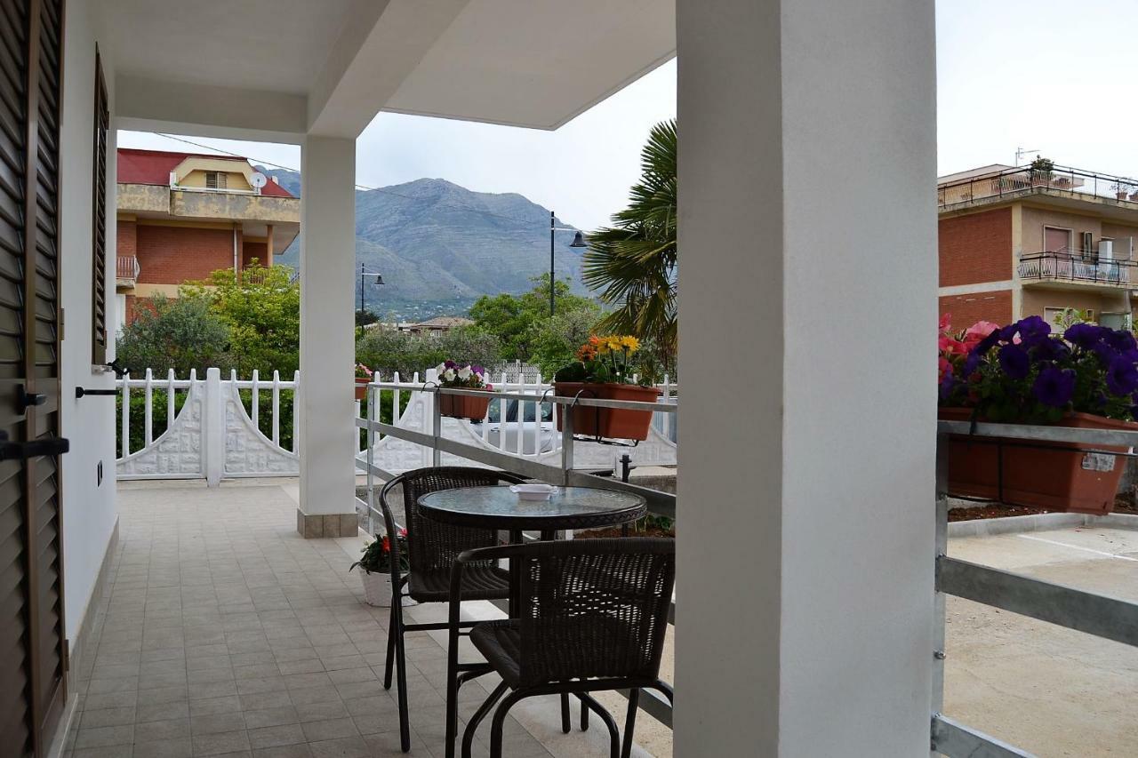 Guesthouse Holiday Formia Beach Ngoại thất bức ảnh