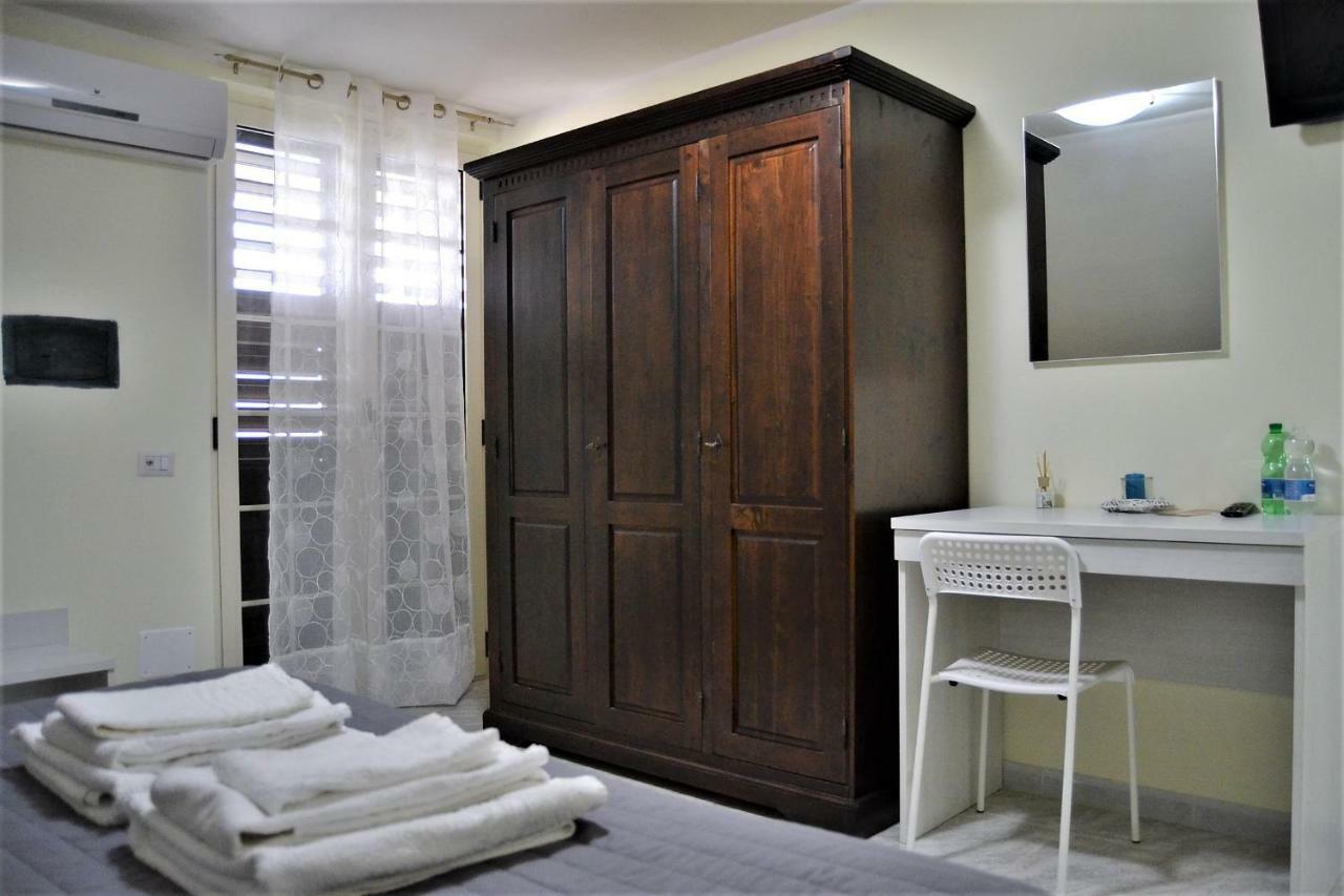 Guesthouse Holiday Formia Beach Ngoại thất bức ảnh
