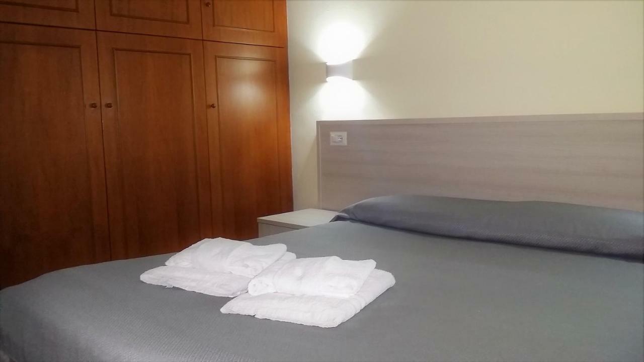 Guesthouse Holiday Formia Beach Ngoại thất bức ảnh